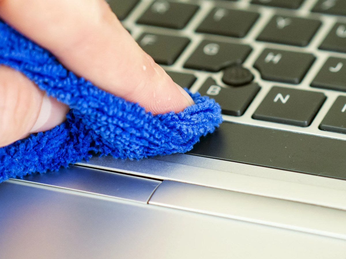 Cum să Cureți un&nbsp;Laptop