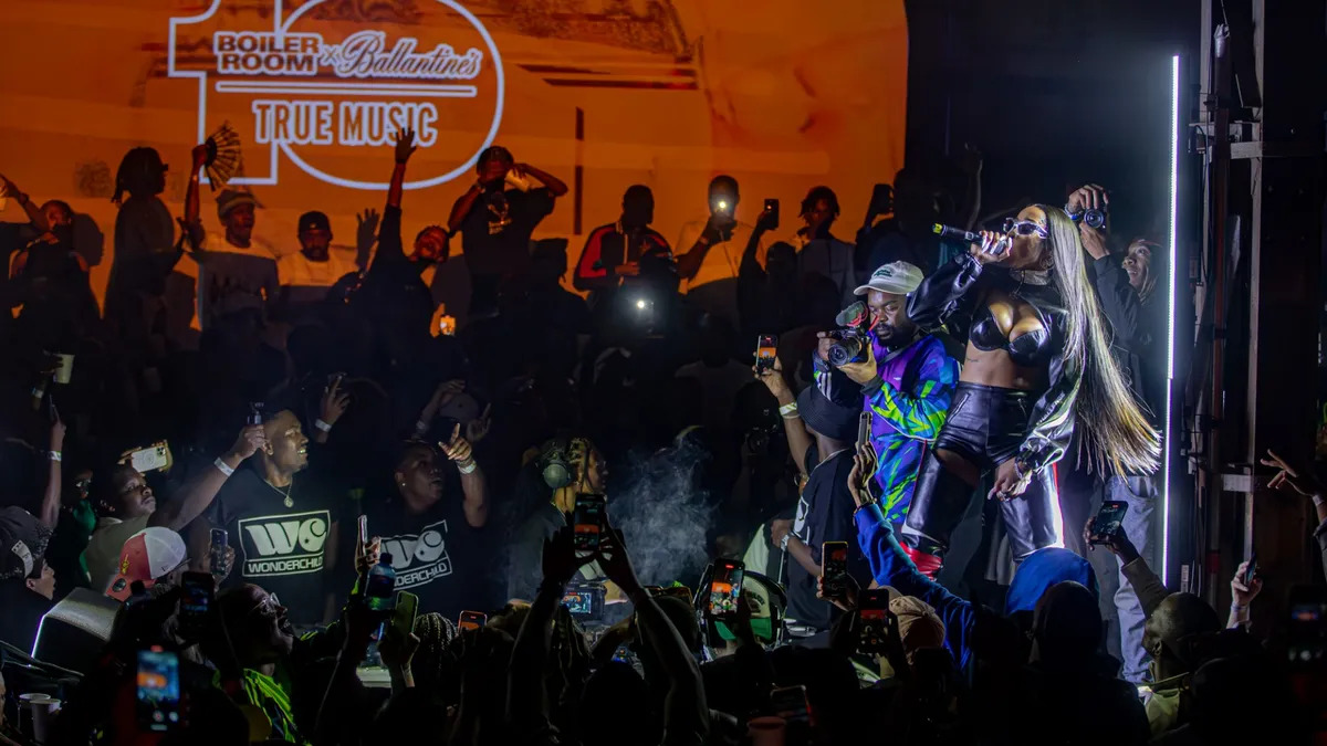 Ballantine’s sărbătorește 10 ani de True Music - Alternative Digital Media